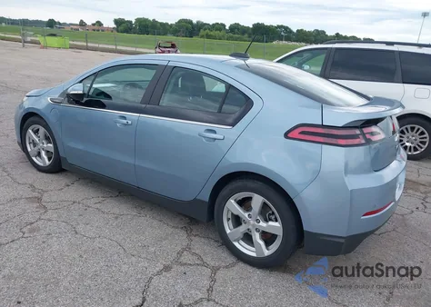 2015 Chevrolet Volt z USA, uszkodzony, nr VIN 1G1RB6E44FU139154
